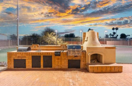 Shea North Estates House | Luxury 3BR Stay Heated Pool, Tennis, Games and BBQ
