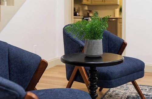 Park Forest Village House | Luxury 4 Bedroom House - Mins to PSU, Sleeps 10 Guests, Large Living Spaces, Pool Table
