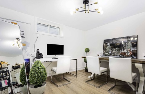 Etobicoke House | Luxury 5 Bed Designer House with Cinema and Hot Tub near St George's Golf Course