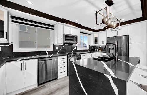 Brampton House | Luxury 5Star Home away from Home