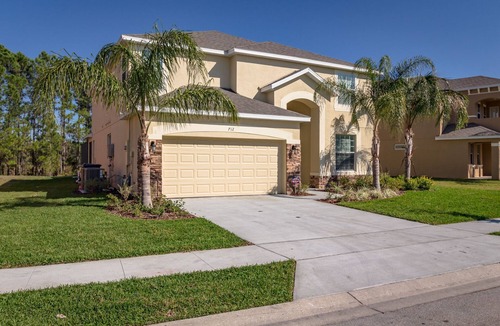 Watersong Villa | Luxury 6-Bed Villa-Private Pool, Spa & Games Room-Near Disney & Top attractions!