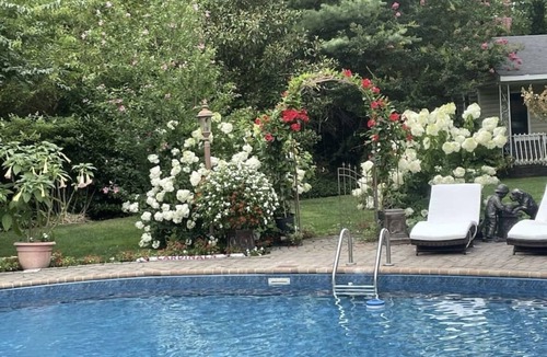 Malverne House | Luxury 6100 Sqft Home close to Manhattan, Renowned Hamptons and Beaches