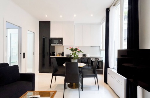 Champs-Elysees Apartment | Luxury Apartment Les Champs-Élysées