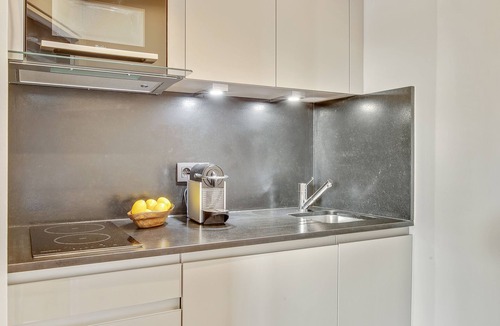 2nd Arrondissement Apartment | Luxury Apartment Paris Louvre