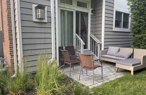 Highland Park House | Luxury, beautiful 5-bedroom townhome 3 min to NYC train