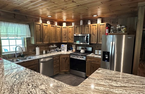 Coudersport Cabin | Luxury Cabin Hot Tub ATV Trail Cherry Springs
