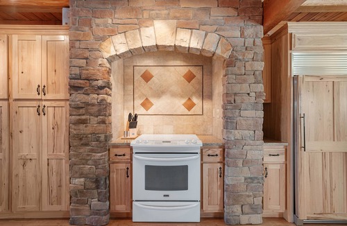 Markleton Cabin | Luxury Cabin w/Heated Pool, 22min to 7 Springs, HotTub, Sauna, Game Room & Views