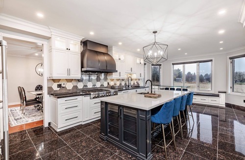 Brampton House | Luxury Castlemore Estate Spacious Lot With Parking