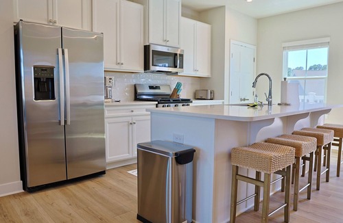 Bayside House | Luxury Coastal Townhome Steps from Clubhouse/Pools