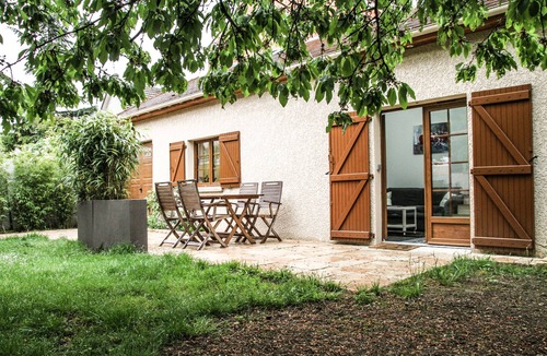 Champs-sur-Marne Cottage | Luxury cottage facing Champs /Marne castle 20 minutes from Paris and Disneyland
