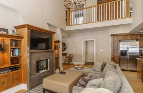 Seguin Villa | Luxury Cottage Lifestyle With Resort Amenities and Perks
