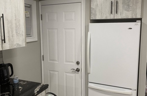 Rosemount House | Luxury & cozy 2 bedroom basement unit with own entrance