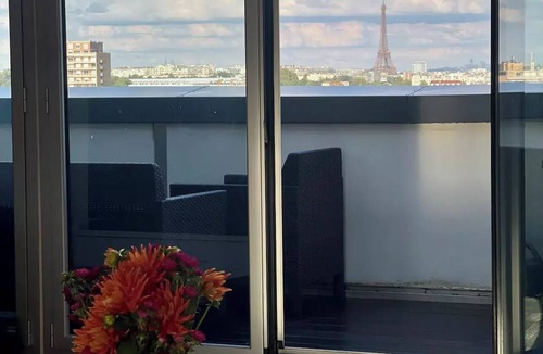 Boulogne-Billancourt Condo | Luxury Eiffel View High Tech Modern 2BR & 2 patio