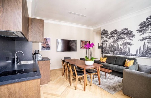 8th Arrondissement Apartment | LUXURY FLAT IN CHAMPS ELYSEES - RUE DE PONTHIEU- 118 SQM