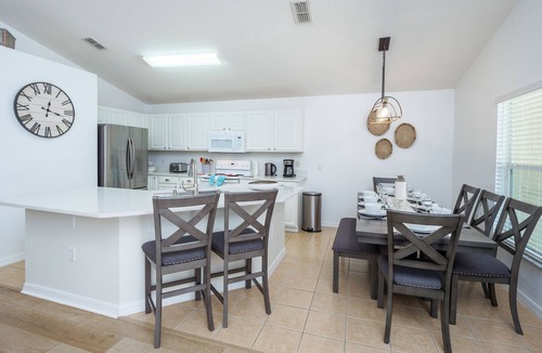 Highgate Park Villa | Luxury Florida villa close to Disney with SOUTH FACING private pool/spa