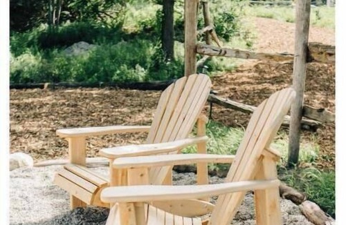 Elora Cabin | Luxury Glamping on Elora Sunflower Farm - Firefly