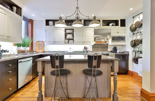 Regal Heights House | LUXURY HISTORIC CENTURY HOME | CENTRAL TORONTO | WEDDING GROUPS | 6 BEDROOMS