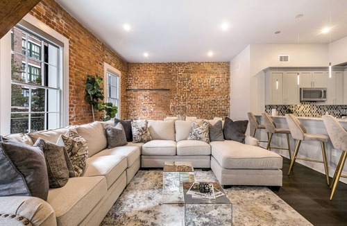 Arts/Warehouse District Condo | 🎷Luxury Historic Downtown Location LG Private Balcony | The Armstrong 🎷