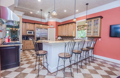 Berlin House | Luxury Home, 1.5mi to Assateague Island and Top Golf Courses! Sleeps 12!