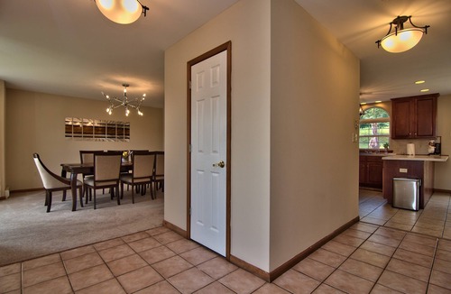 Tunkhannock Township House | Luxury home, close to Kalahari, Ski Resorts, Fireplace, Ping Pong, Pool Table