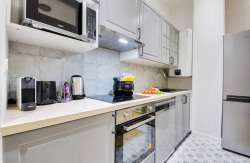 Quartier de la Porte-Saint-Denis Apartment | Luxury Home in Heart of Paris!opera/eurostar 6pers