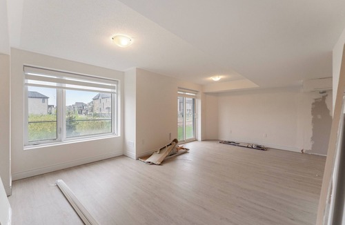 Oakville House | Luxury HOME OASIS in OAKVILLE! 3 storey townhome. upgraded appliances Sleeps 10.