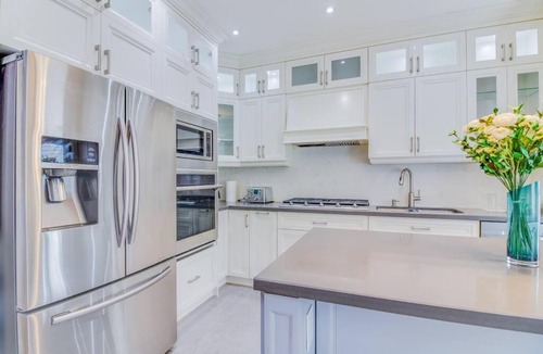 Birch Cliff Heights House | Luxury house, 25 minutes to Toronto Downtown