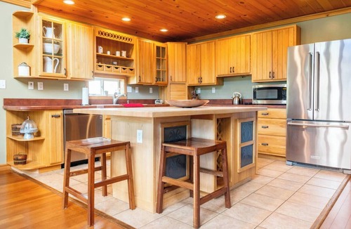Broadalbin House | Luxury Lake House: Private Beach, Hot Tub, Firepit, A/C, Grill, Deck, more!