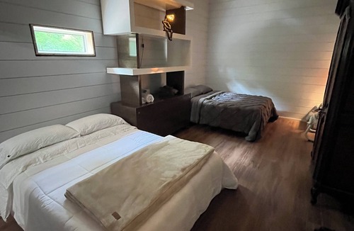 Unorganized Centre Parry Sound Resort | Luxury lakefront escape in Northern Muskoka - your private retreat awaits.
