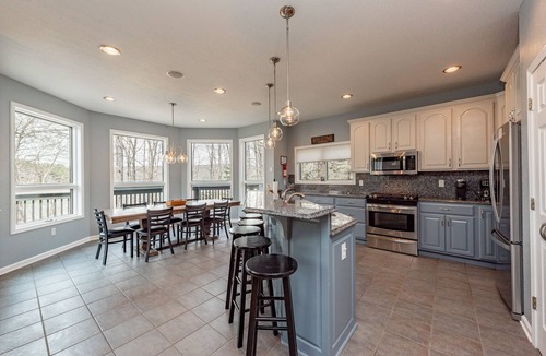 Thayerville House | Luxury Lakefront w/Hot Tub & Rec Room