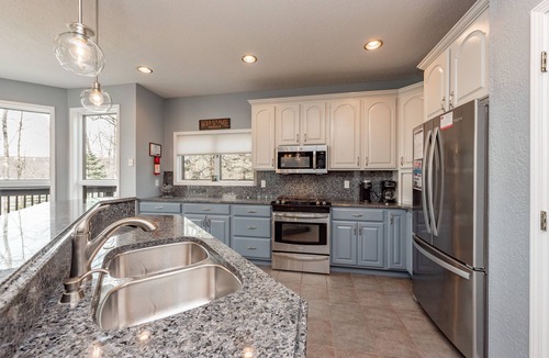 Thayerville House | Luxury Lakefront w/Hot Tub & Rec Room