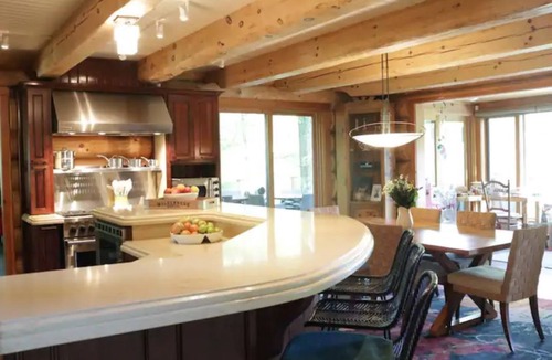 Mulmur House | Luxury Loghouse in the woods