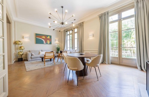 Neuilly-sur-Seine Apartment | Luxury Mansion with Garden in Heart of Neuilly