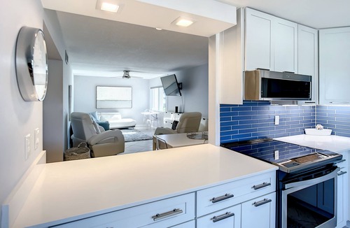 Brown Condo | Luxury, Ocean View Chateau By The Sea 24B