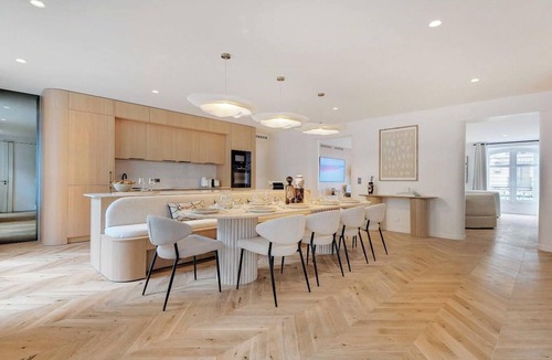 8th Arrondissement Apartment | LUXURY PARISIAN RETREAT:ELEGANT 4-BEDROOM APARTMENT IN MADELEINE DISTRICT-180SQM