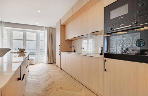 8th Arrondissement Apartment | LUXURY PARISIAN RETREAT:ELEGANT 4-BEDROOM APARTMENT IN MADELEINE DISTRICT-180SQM