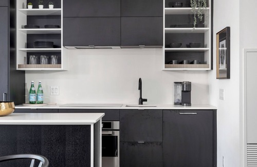 Bay Street Corridor Condo | Luxury Penthouse DT | 3 Beds | Outdoor Fire & BBQ