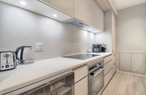 Bloor-Yorkville House | Luxury prime property in central downtown Toronto