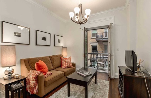 St. Lawrence Apartment | Luxury Private Residence in Historic Toronto Building. Full Service Available