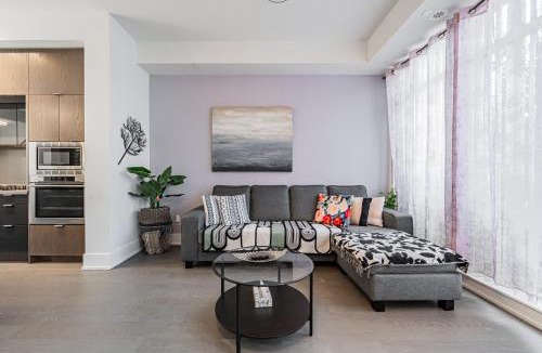 Cooksville House | Luxury Properties close to Rogers Center in Toronto Downtown Core