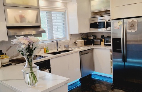 Bendale Apartment | Luxury Ravine View Suite