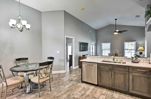 West Kissimmee House | Luxury Retreat with 2 Master Suites Pool & Hot Tub BBQ Pool Table 2 Miles Disney