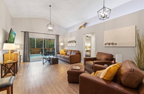 Windward Cay House | Luxury Sanctuary❤ Heated Pool ❤ 15 min to Disney