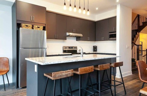 The Blue Mountains House | Luxury Townhome: Private Patio Shuttle, Trails!