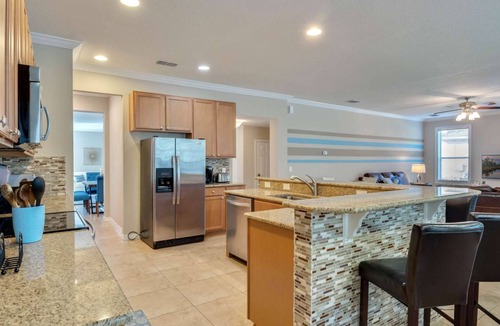 Bellavida House | Luxury Villa pool/jacuzzi, gated resort, great location, sleeps 16.