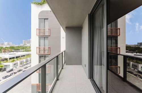 Wynwood Art District Condo | Luxury Wynwood Studio | Rooftop Pool, 360° Views!
