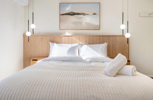 Lyttelton Apartment | Lyttelton Apartment Harbour Views - Walk to Cafés