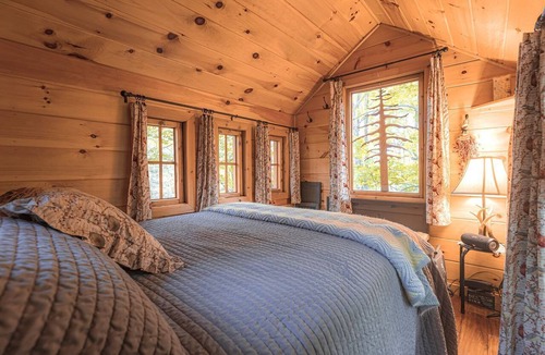 LaFayette Cabin | Magical Tree House Rental in the Woods near Syracuse for Glamping in New York State