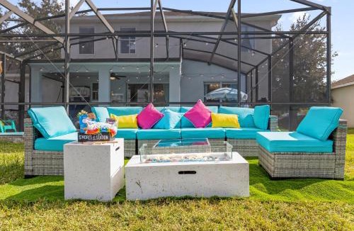 Trafalgar Village House | MagicalEverAfter Sleep17 HTD Pool Game Rm LakeView