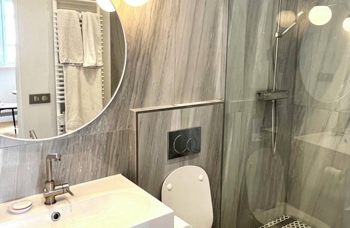Champs-Elysees Apartment | Magnificent 1P on avenue Montaigne, ideal for students or workers